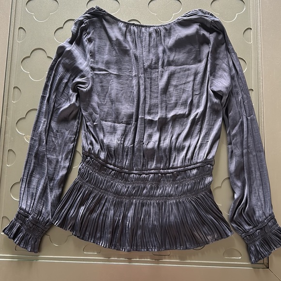 PHILOSOPHY Gray Satin V-neck Blouse, size Medium - Picture 10 of 16